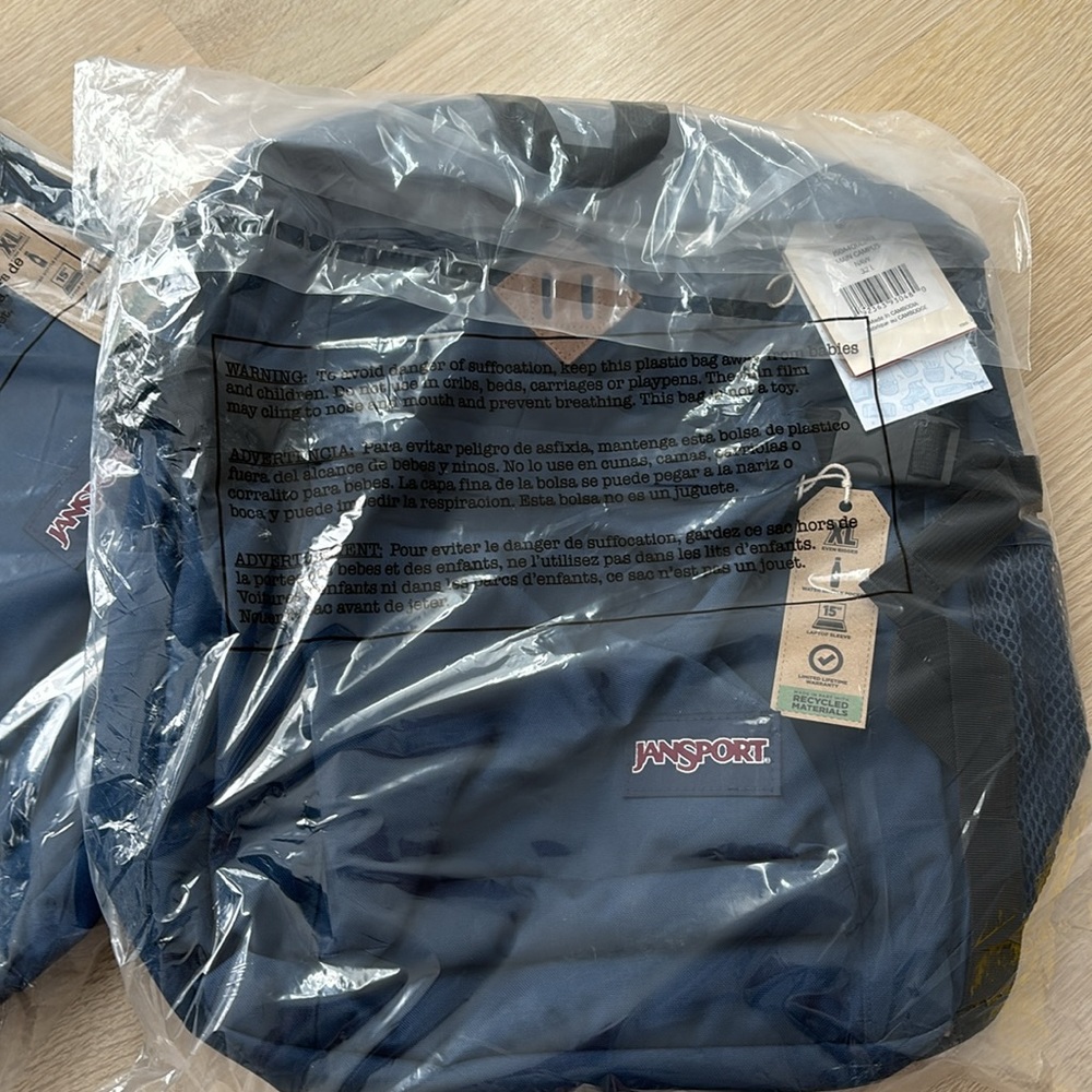 JanSport Main Campus Backpack - NAVY or BLACK - NEW WITH TAGS - Picture 2 of 6
